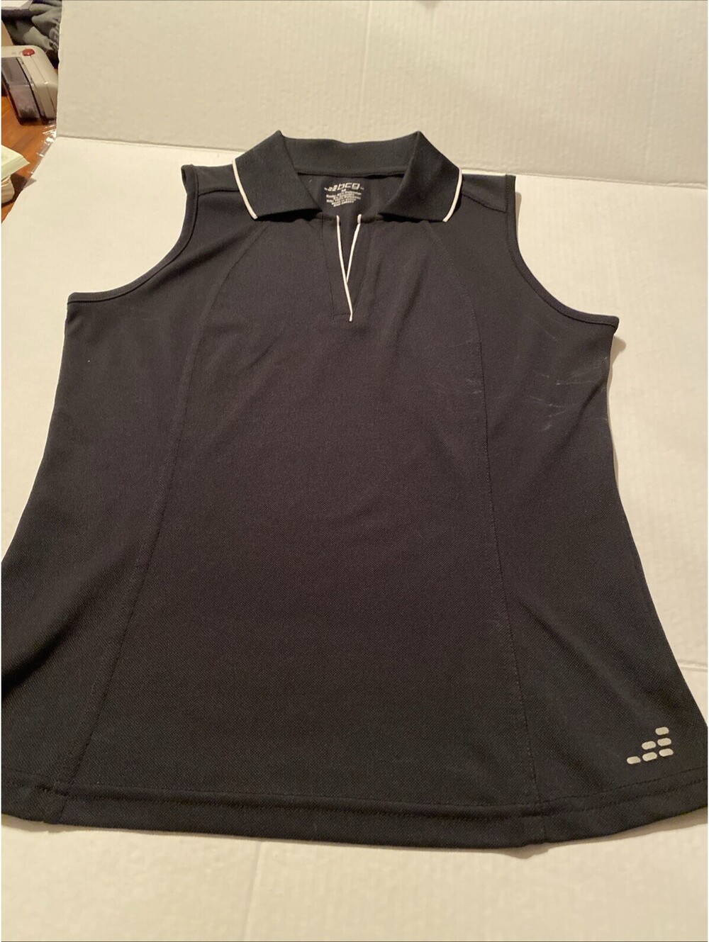 BCBG Women’s Sleeveless Golf Shirt Size Medium